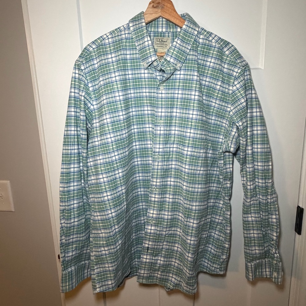 L.L.Bean Men’s Green Plaid Button-Down Shirt Large EUC Cotton
